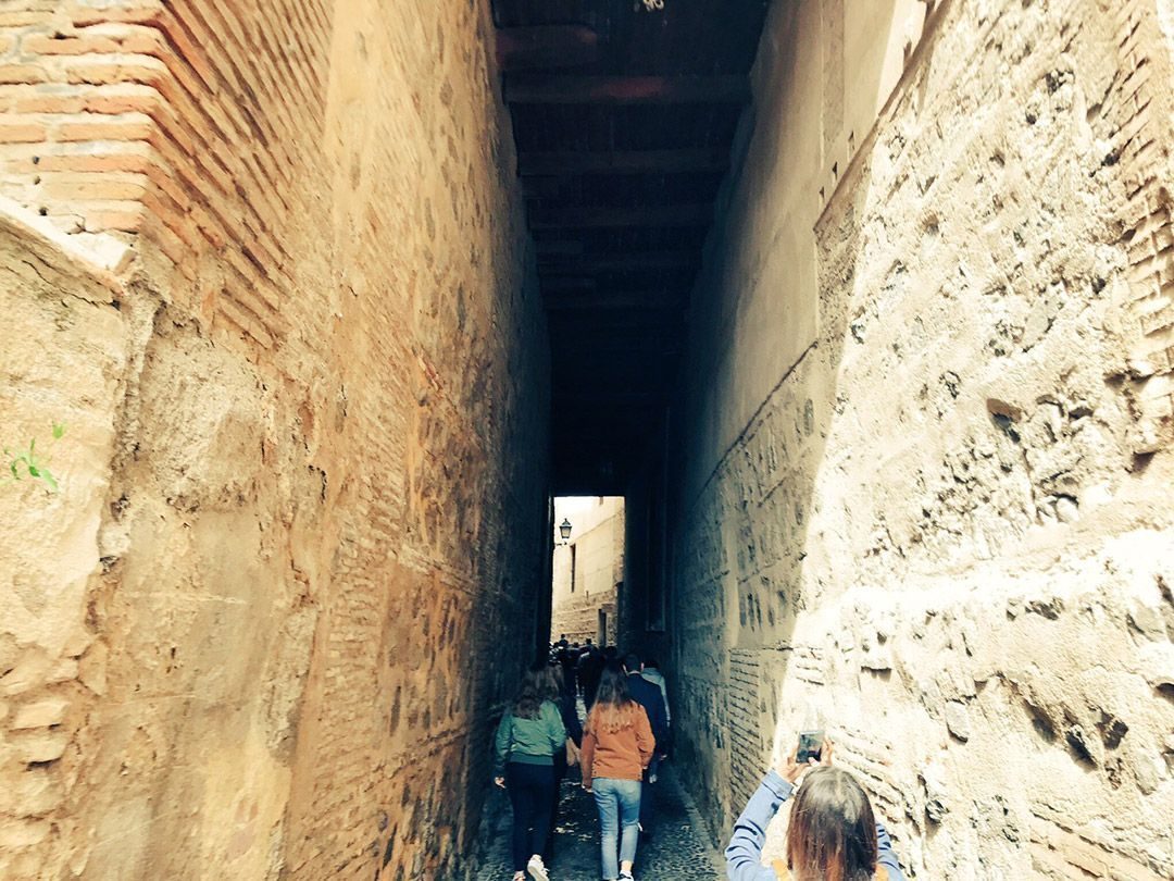 Paseo por los cobertizos de Toledo durante una visita guiada